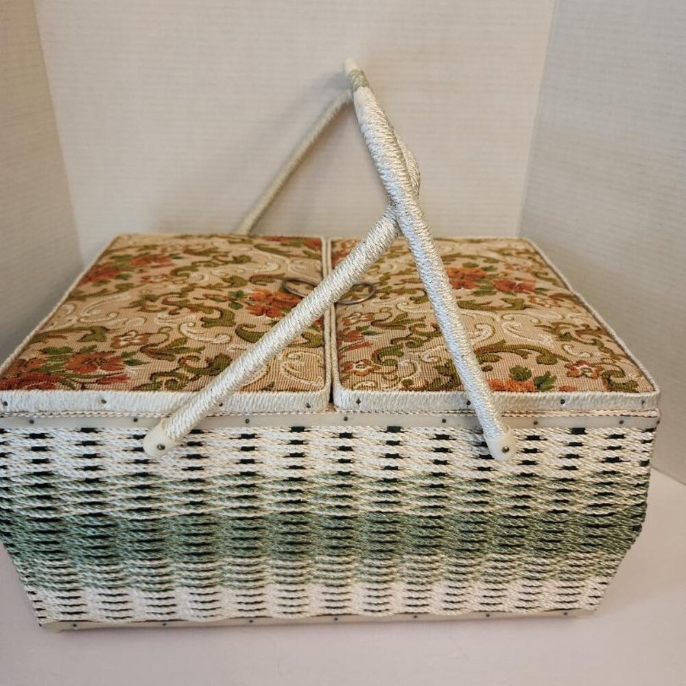 VTG LARGE WICKER/WOOD SEWING BOX W/ HANDLES! FLORAL FABRIC 16” X 11” X 8”